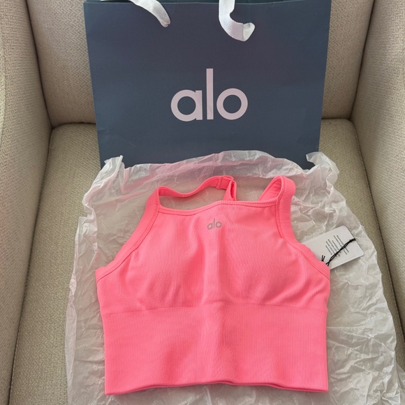 NWT Alo Seamless Ribbed Favorite Bra Tank Neon Bubblegum - Picture 1 of 7